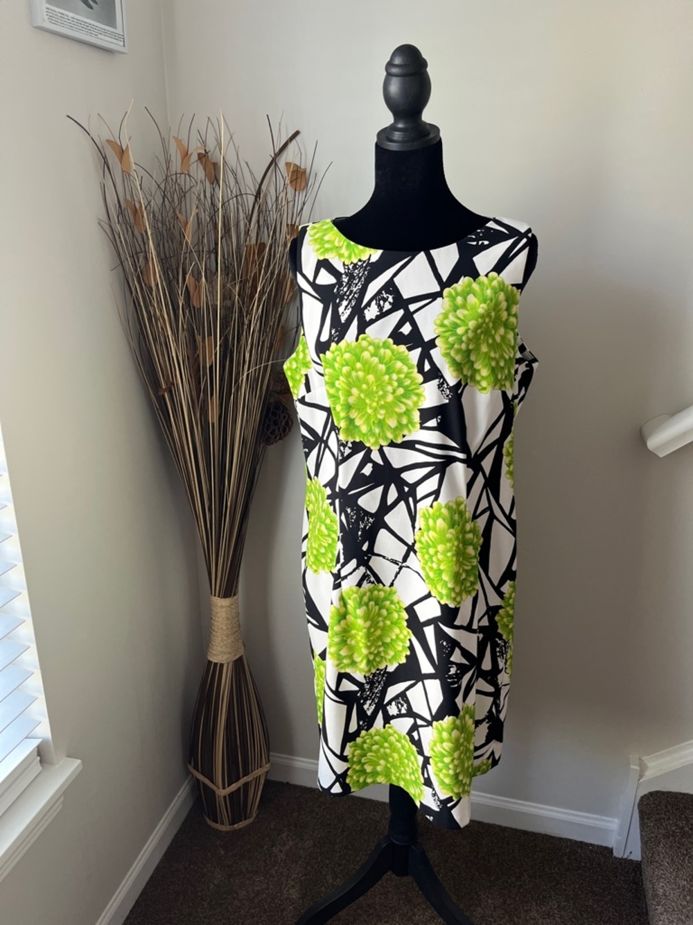 AGB Sleeveless Shift Dress in White, Black & Lime Green Floral